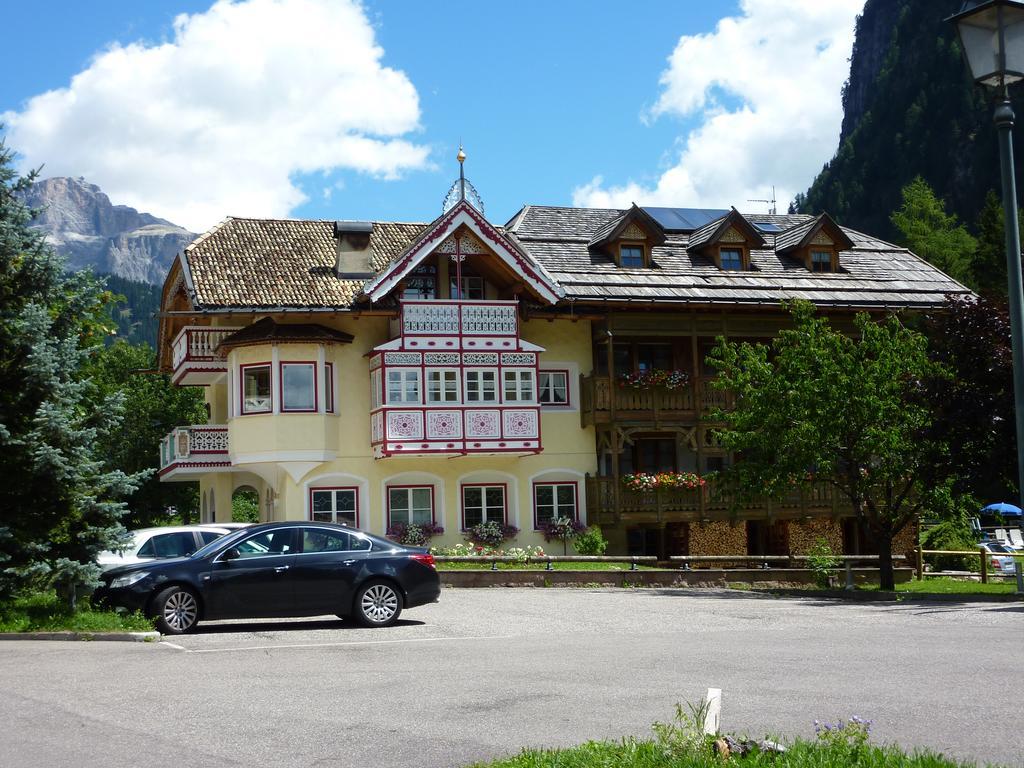 Appartamenti Majon Sotroi Кампітелло-ді-Фасса Екстер'єр фото