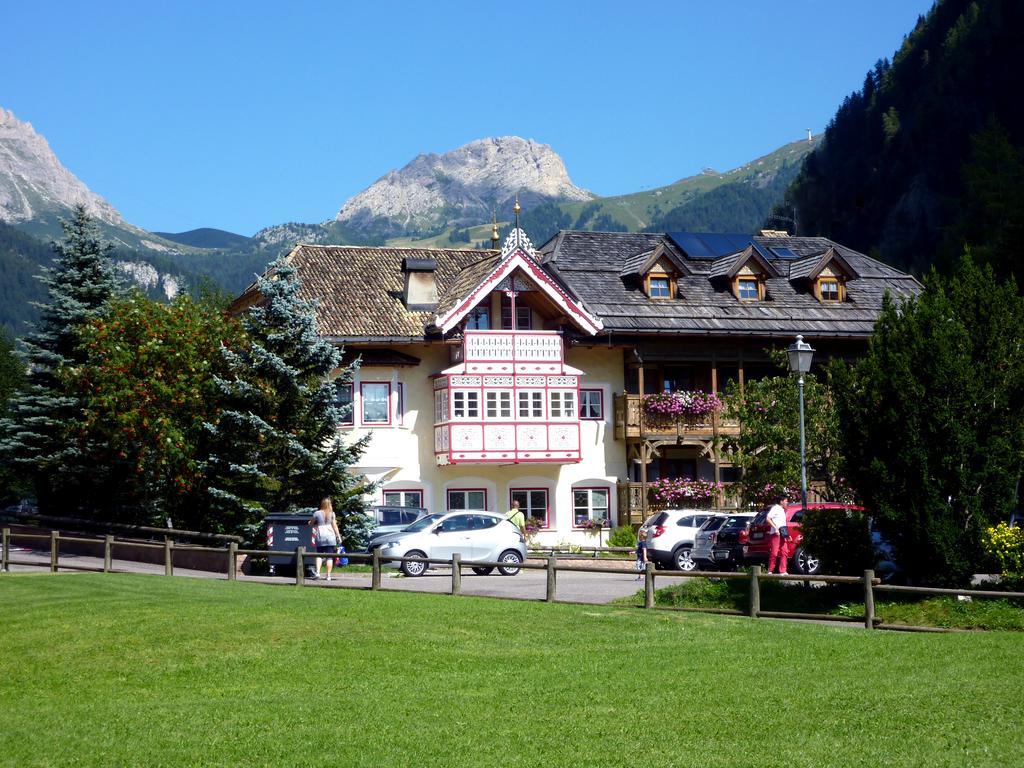 Appartamenti Majon Sotroi Кампітелло-ді-Фасса Екстер'єр фото