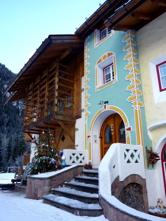 Appartamenti Majon Sotroi Кампітелло-ді-Фасса Екстер'єр фото