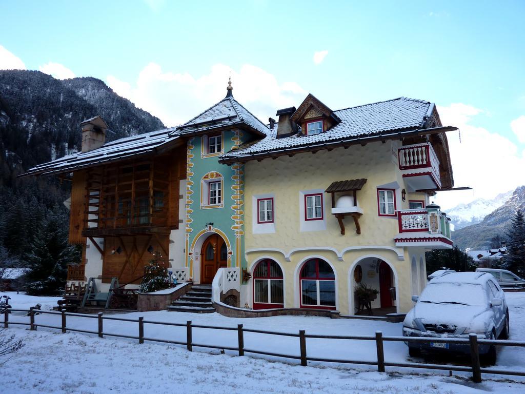 Appartamenti Majon Sotroi Кампітелло-ді-Фасса Екстер'єр фото